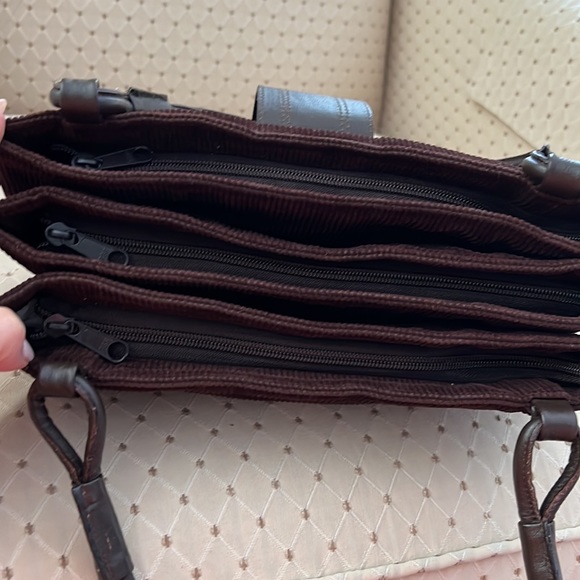 Brown corduroy handbag w/ metallic hardware - Picture 12 of 16